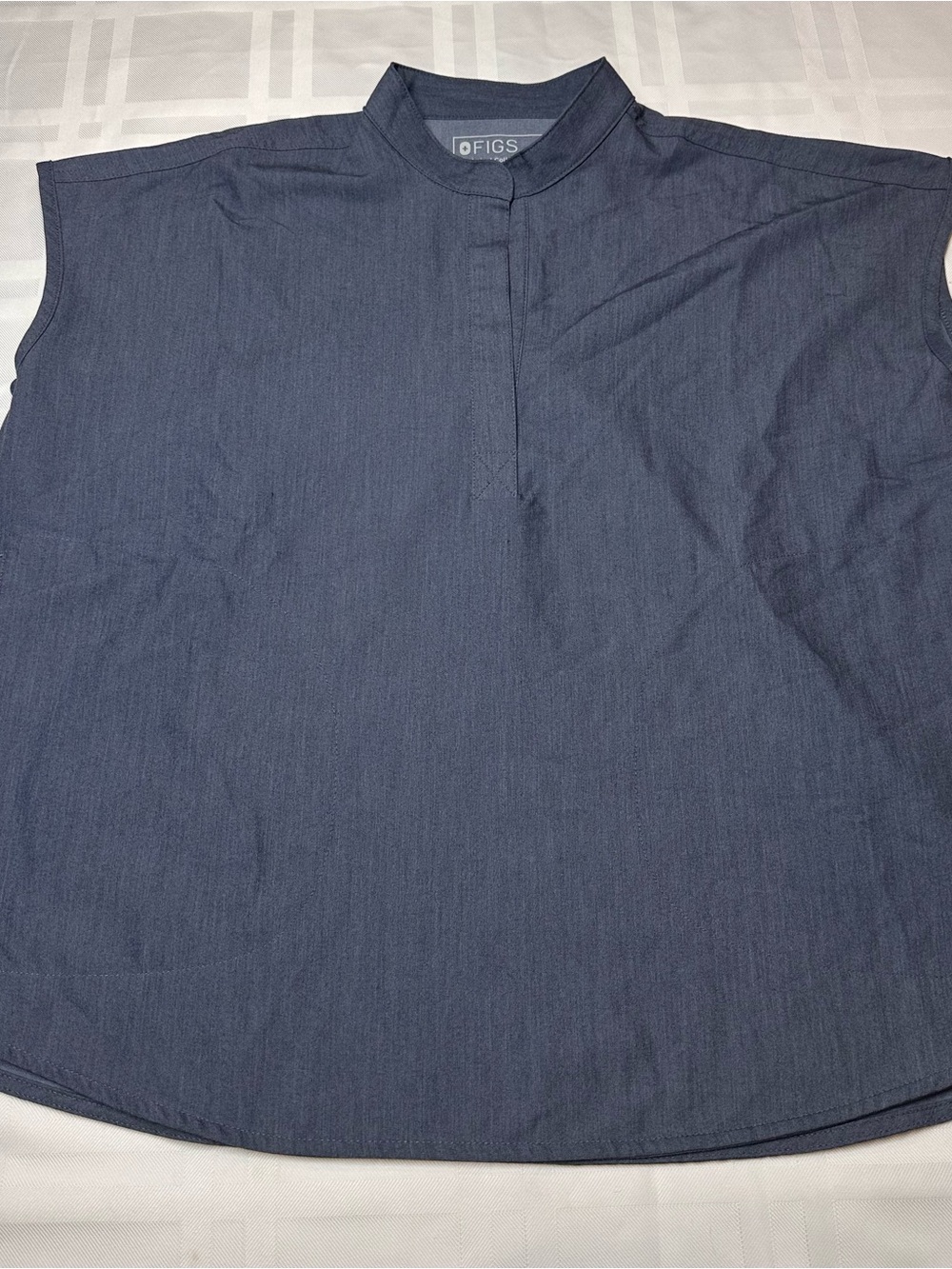 FIGS Rafaela Oversized Mandarin Collar Scrub Top Graphite Gray Size Small